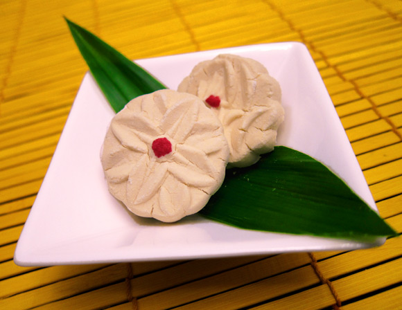 Kueh Bangkit (Coconut & Tapioca Flour Cookies)